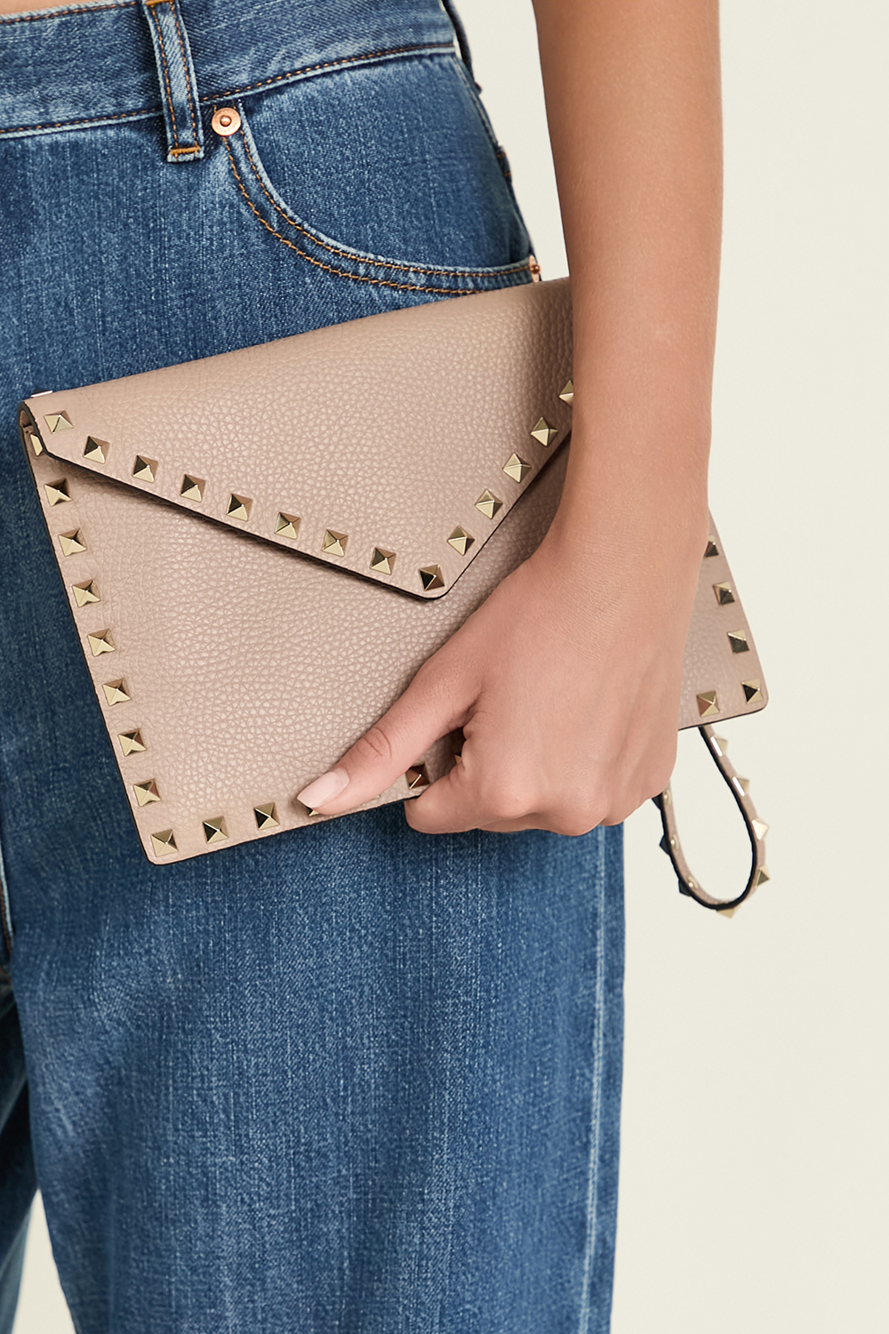 תמונת כל הלוק של תיק מעטפה